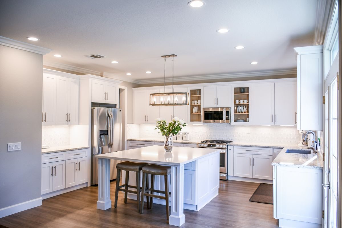 Range Hood Fan Not Working — or Roaring Like a Jet? Start Here